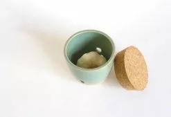 Pat O'Leary Stoneware Garlic Pot, 2017 8 Pat O'Leary Stoneware Garlic Pot, 2017 -TwentyTwentyOne Shop Garlic pot 03 7d8fca10 b95a 4819 9807 635223833d40