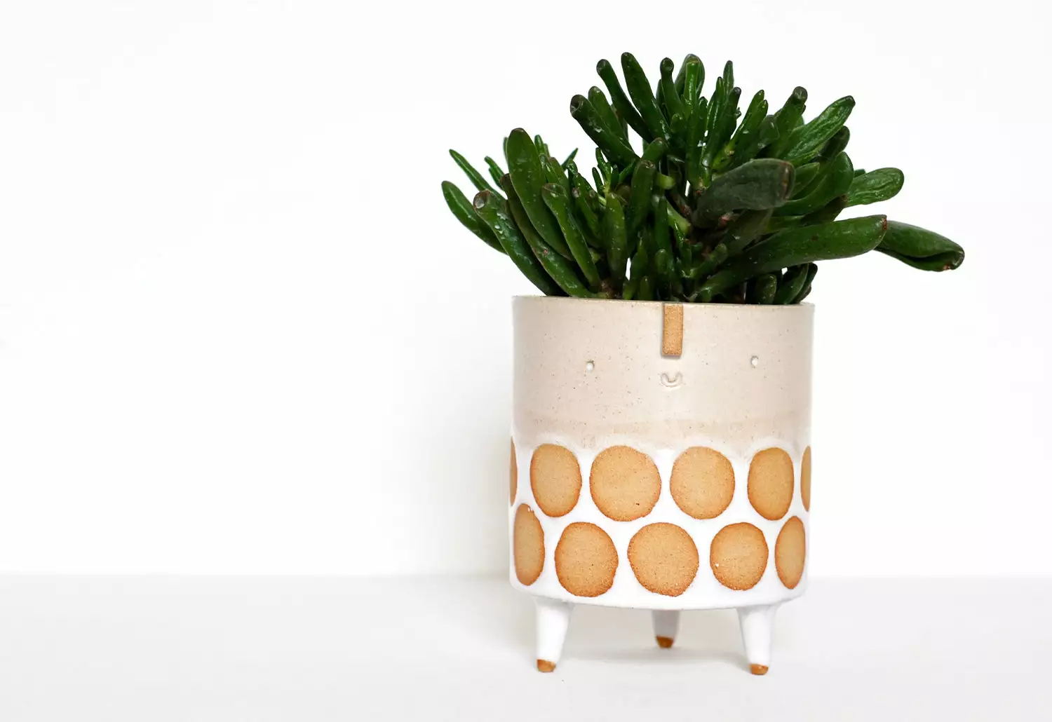 Atelier Stella Oatmeal Spot Tripod Planter 3 Atelier Stella Oatmeal Spot Tripod Planter