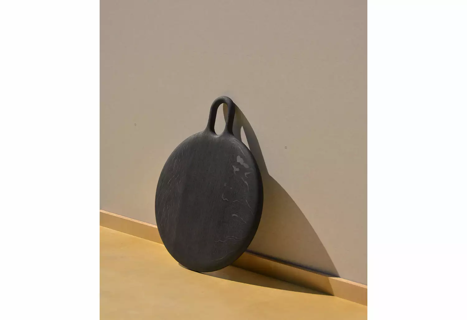 Noyer Round Chopping Board, Oxidised Oak 6 Noyer Round Chopping Board, Oxidised Oak - Image 4