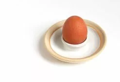 Pat O'Leary Stoneware Egg Cup, 2019 10 Pat O'Leary Stoneware Egg Cup, 2019 -TwentyTwentyOne Shop eggcup white pat oleary twentytwentyone 6