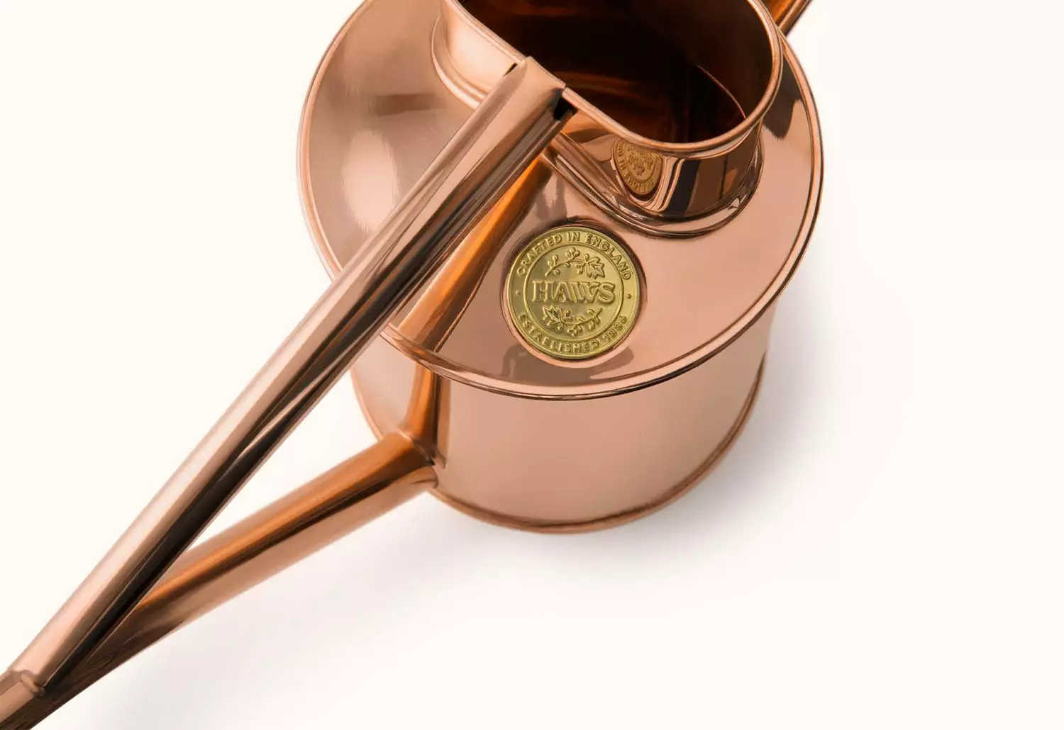 Hâws Rowley Ripple Copper Watering Can 7 Hâws Rowley Ripple Copper Watering Can - Image 5