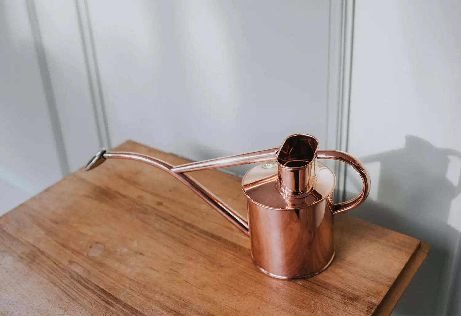 Hâws Rowley Ripple Copper Watering Can 5 Hâws Rowley Ripple Copper Watering Can - Image 3