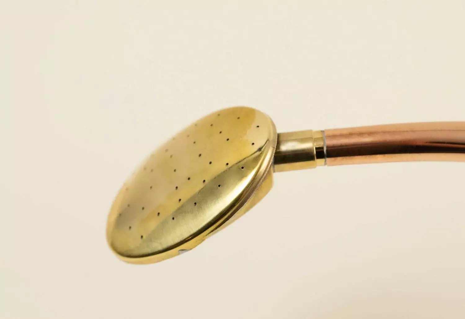 Hâws Rowley Ripple Copper Watering Can 6 Hâws Rowley Ripple Copper Watering Can - Image 4