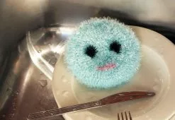Alternative view of Hay Leo Sponge
