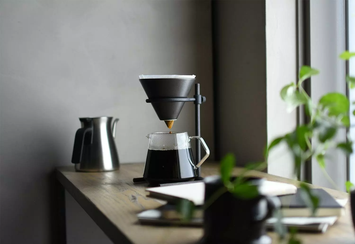 Kinto Slow Coffee Brewer Stand Set, Black 7 Kinto Slow Coffee Brewer Stand Set, Black - Image 5