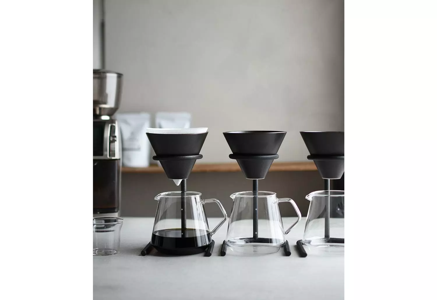 Kinto Slow Coffee Brewer Stand Set, Black 8 Kinto Slow Coffee Brewer Stand Set, Black - Image 6