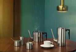Stelton Arne Jacobsen Coffee Pot, 1967 9 Stelton Arne Jacobsen Coffee Pot, 1967 -TwentyTwentyOne Shop stelton arne jacobsen coffee jug 2