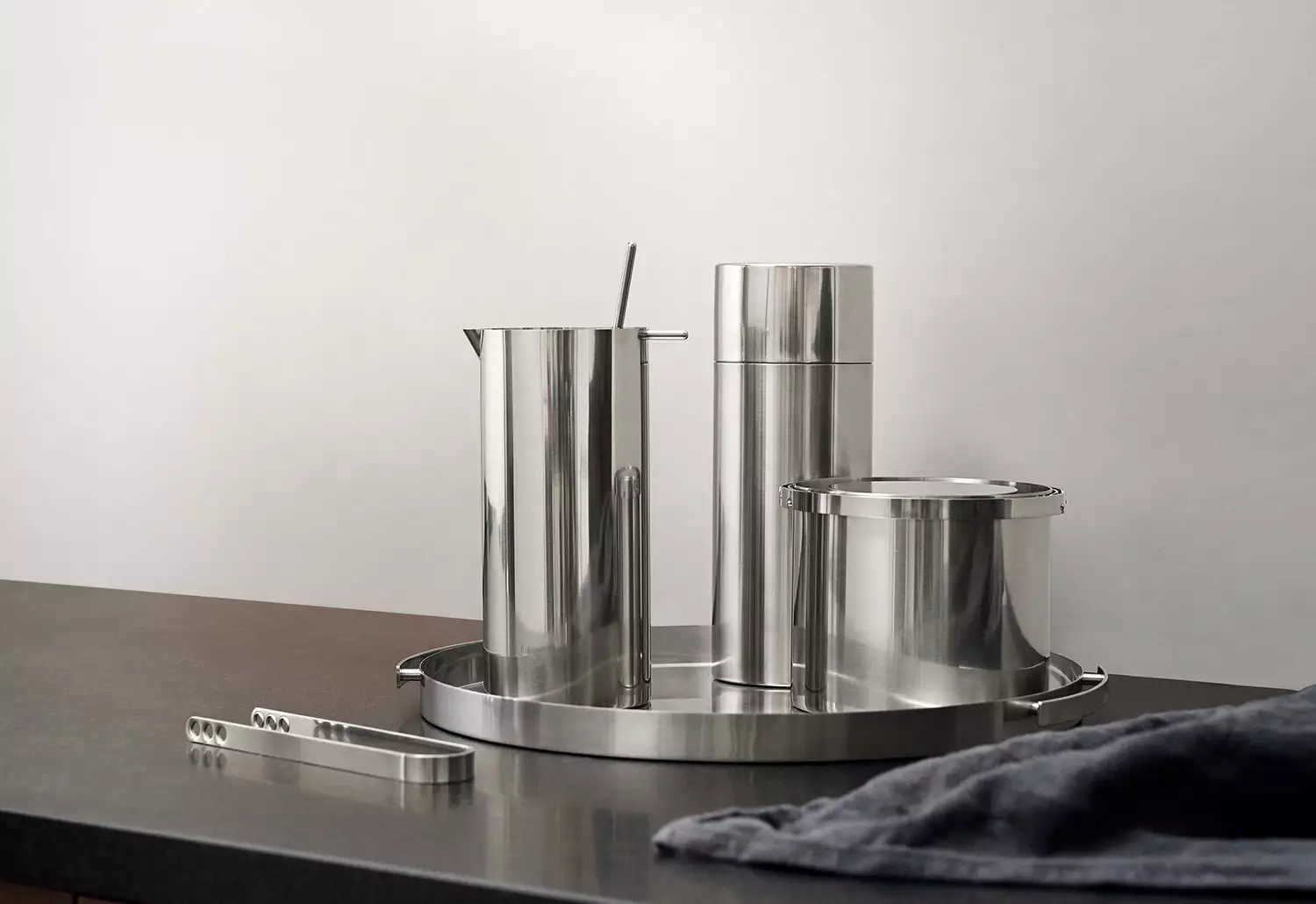 Stelton Arne Jacobsen Serving Tray 4 Stelton Arne Jacobsen Serving Tray - Image 2