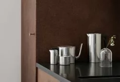 Stelton Arne Jacobsen Teapot, 1967 13 Stelton Arne Jacobsen Teapot, 1967 -TwentyTwentyOne Shop stelton arne jacobsen teapot 5