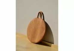 Noyer Round Chopping Board, Oiled Oak -TwentyTwentyOne Shop twentytwentyone birk studio round chopping board oiled oak 2