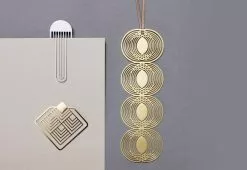 Alternative view of Tout Simplement Bookmark With Ribbon