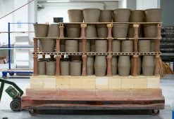 Vitra Terracotta Pots, 2023 32 Vitra Terracotta Pots, 2023 -TwentyTwentyOne Shop vitra thelonious goupil terracotta pots 1