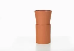 Vitra Terracotta Pots, 2023 29 Vitra Terracotta Pots, 2023 -TwentyTwentyOne Shop vitra thelonious goupil terracotta pots 11